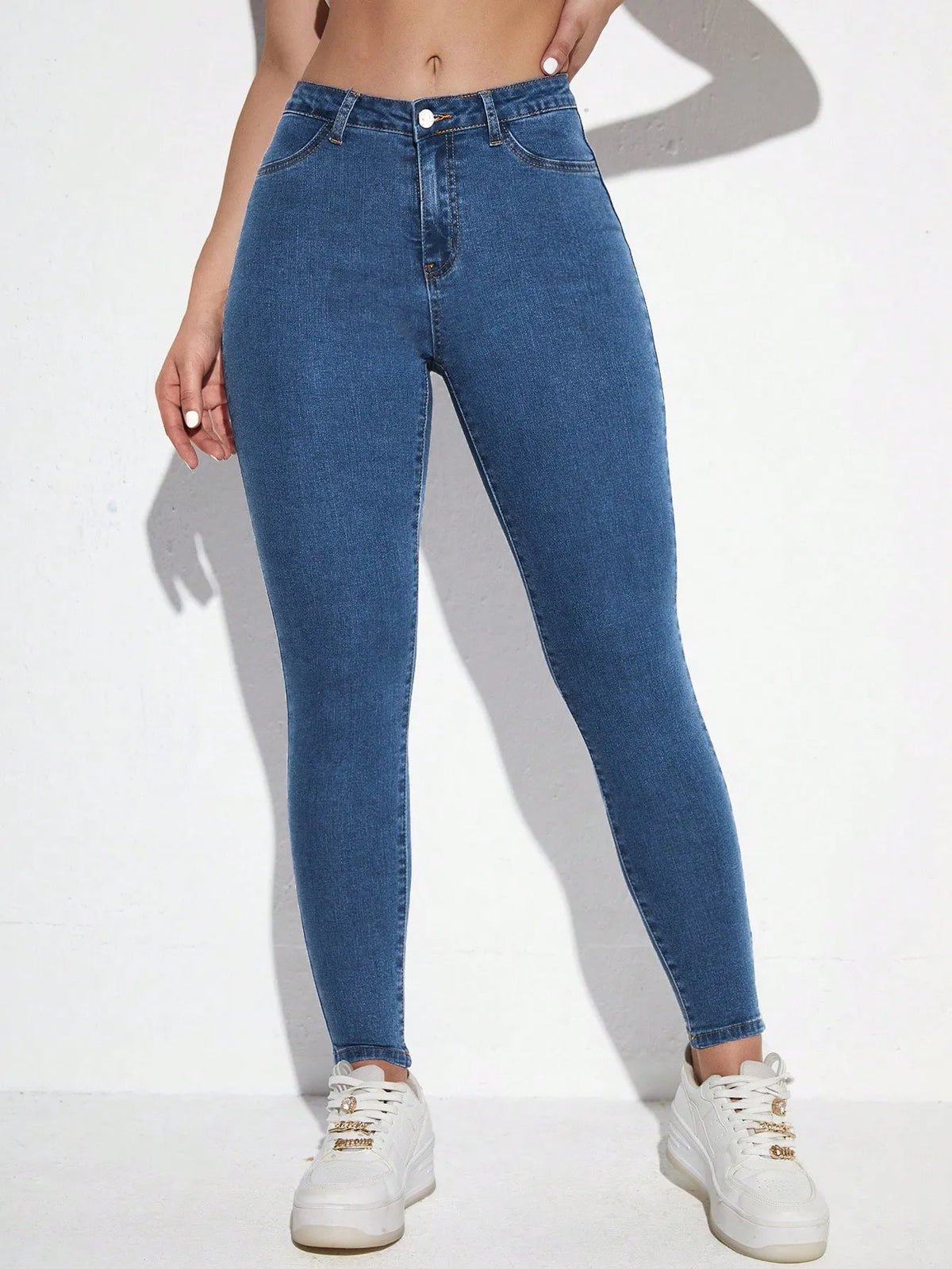 Calça Jeans Skinny Feminina Lavagem Média